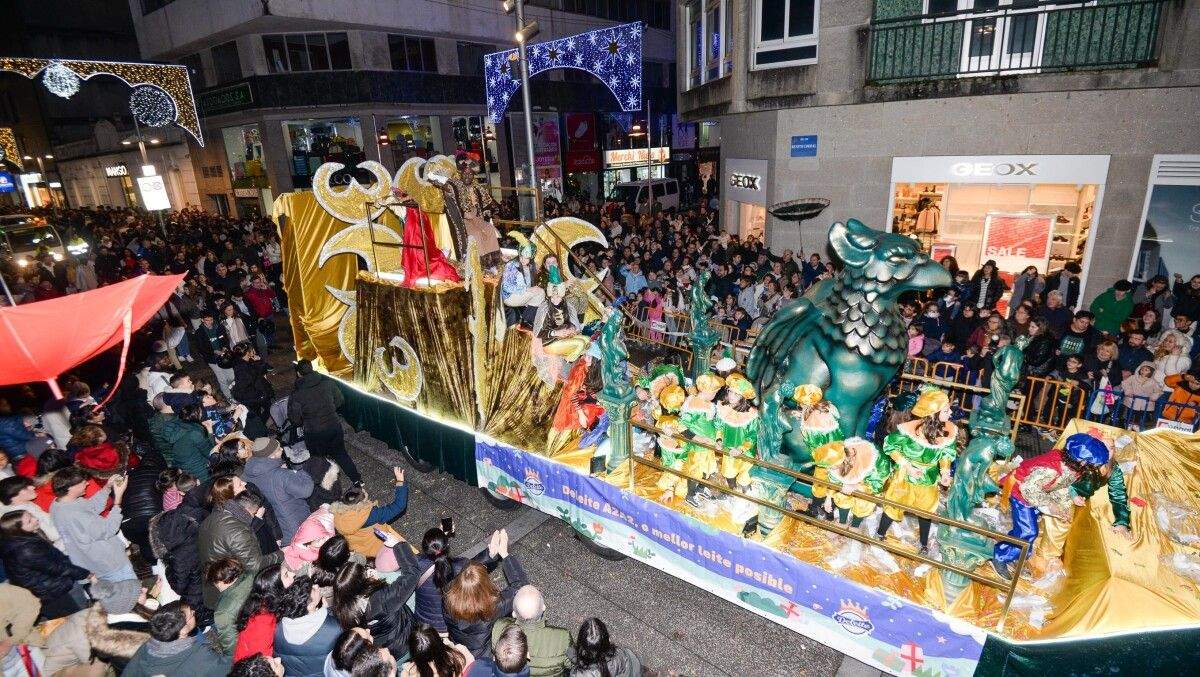 La Cabalgata de Reyes recorre las calles de Pontevedra