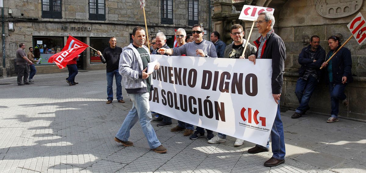 Concentración de representantes sindicais de Viaqua
