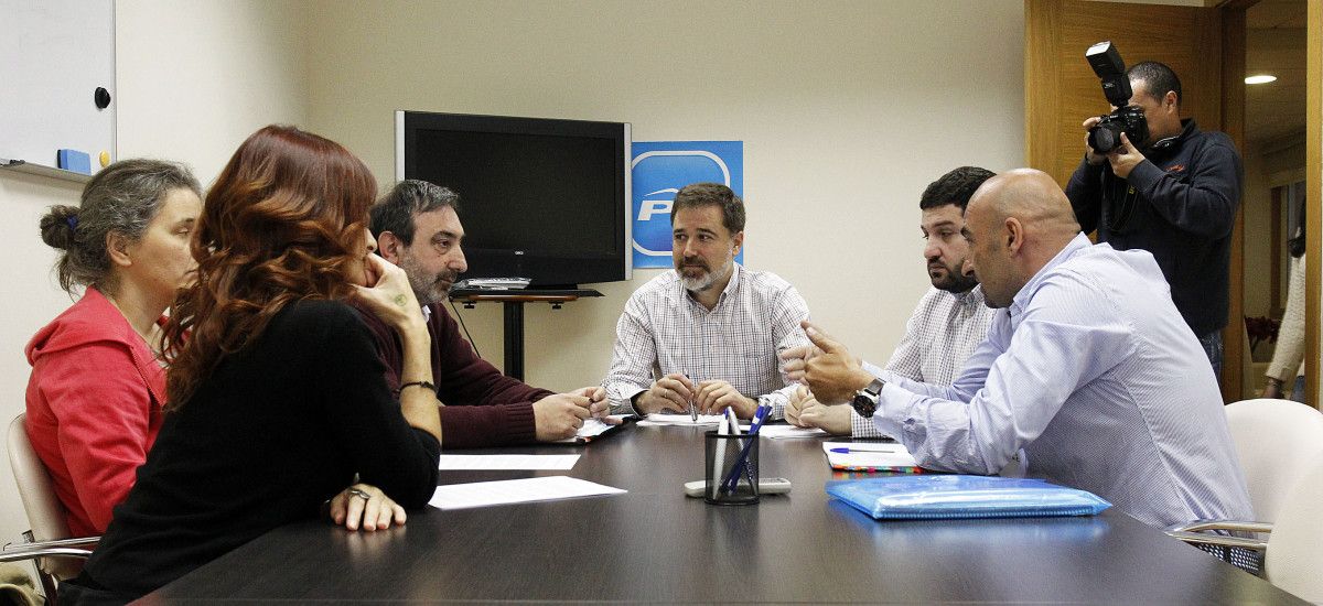 Reunión entre o PP e Touradas Fóra de Pontevedra