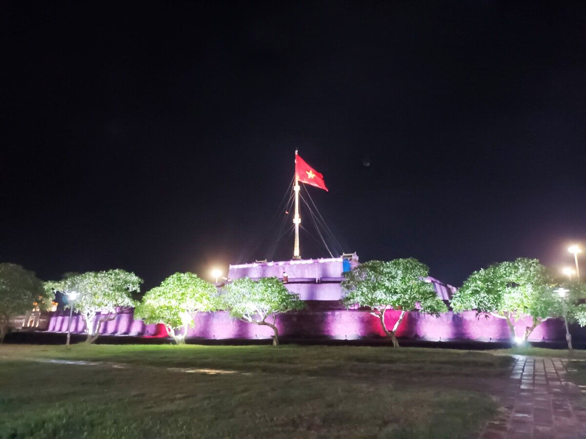 Cidadela, Torre da Bandeira pola noite