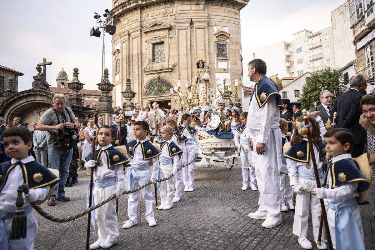 Procesión nocturna da Virxe Peregrina