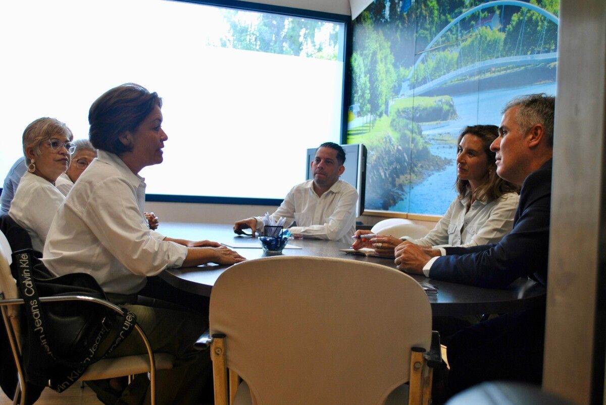 Reunión da comunidade venezolana en Pontevedra con responsables do PP