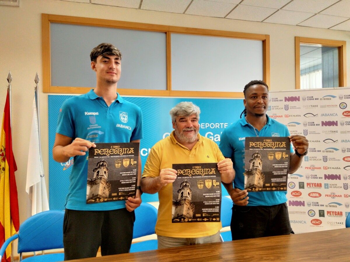 Marko Ojeda, Santi Picallo e Gualther Furtado, na presentación do Torneo Peregrina