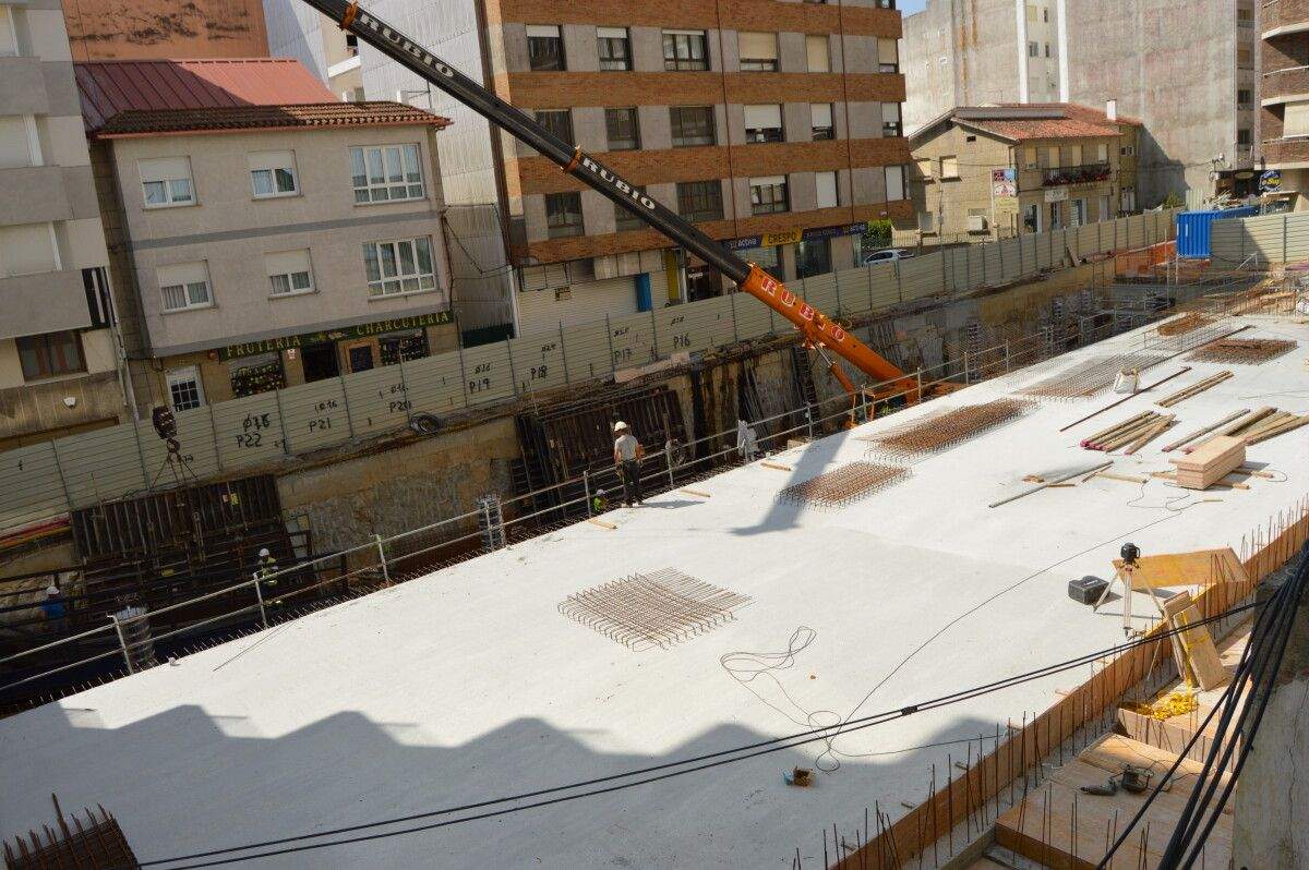 Hormigonado en las obras del mercado de Sanxenxo