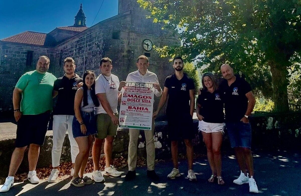 Presentación do programa das festas na honra de San Antón e a Virxe de Lourdes en Viascón