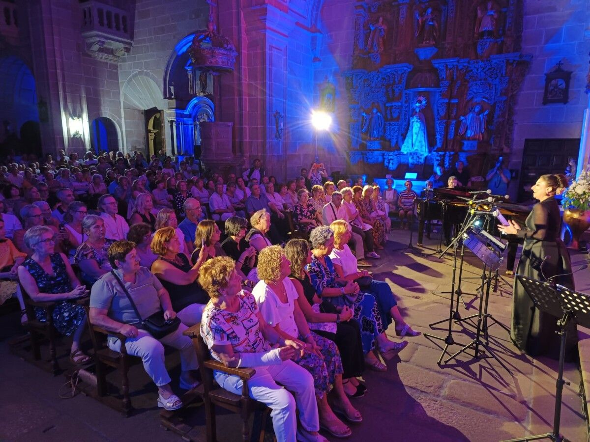 Público no recital lírico