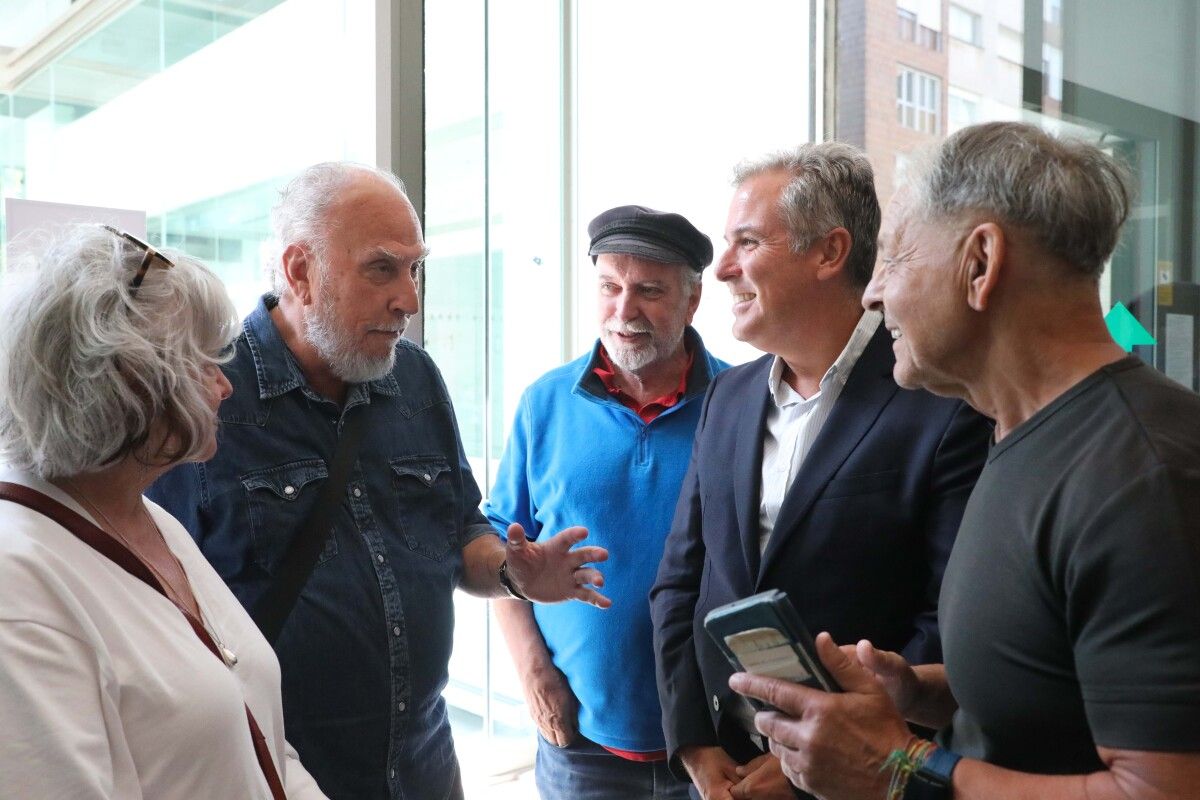 El pintor Francesc Torres visitó el Museo de Pontevedra