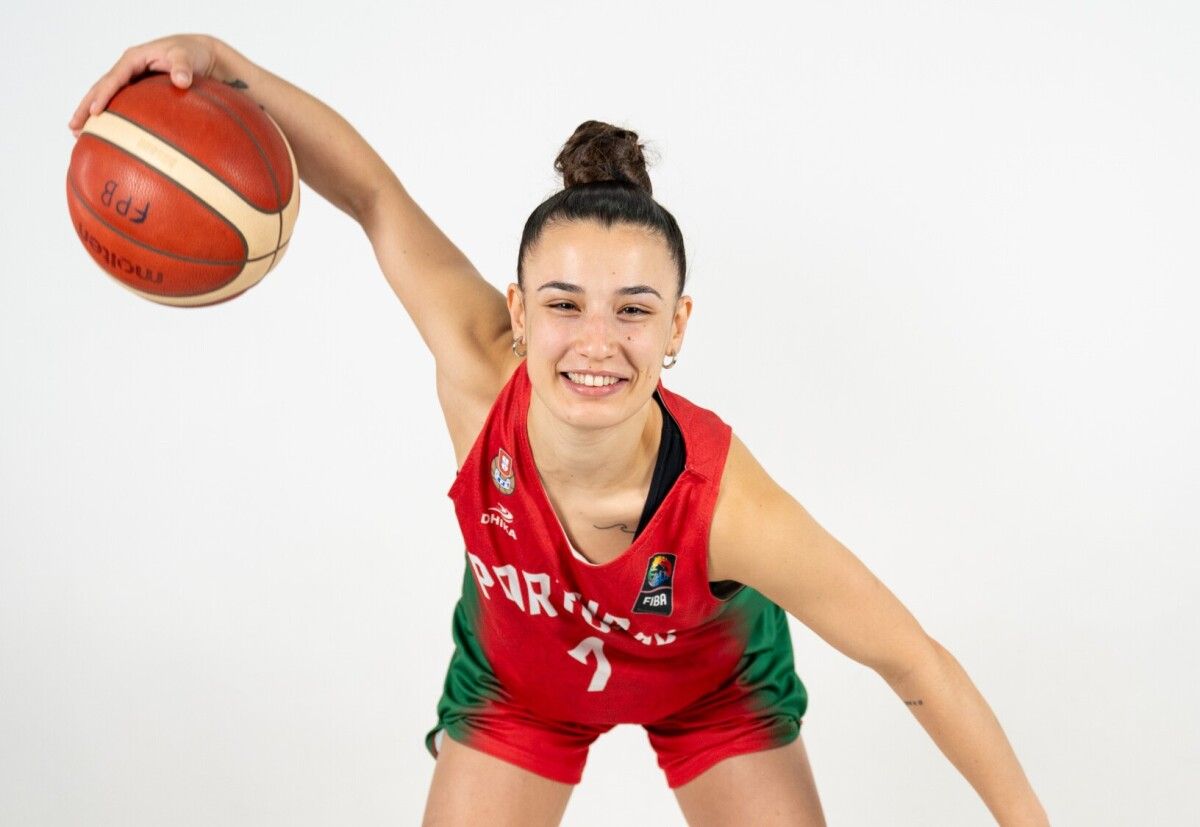 Raquel Laneiro, nunha sesión de fotos oficial da Selección Portuguesa