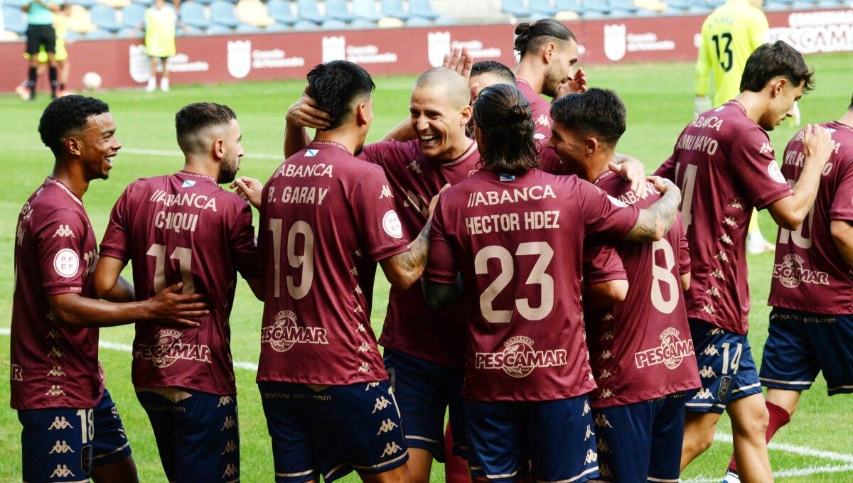Partido de liga entre Pontevedra y Valladolid Promesas en Pasarón