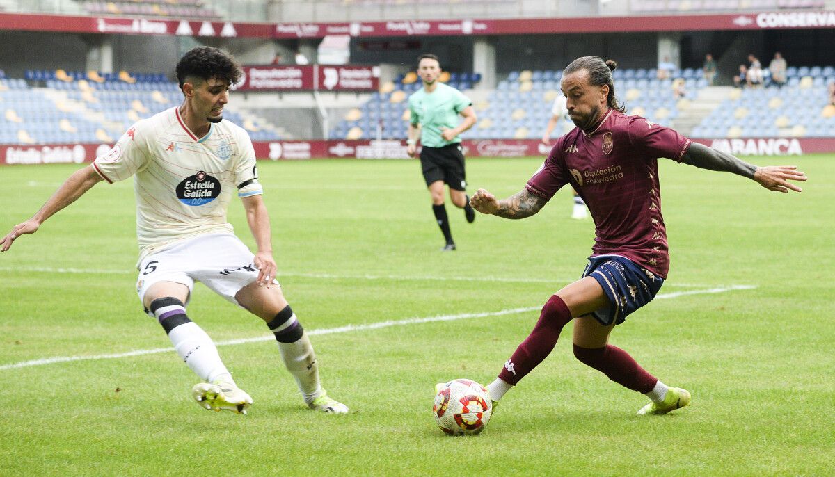 Héctor Hernández, no partido de liga entre Pontevedra e Valladolid Promesas en Pasarón