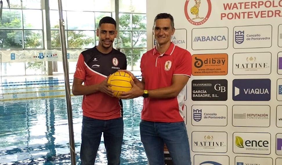 Presentación de Arthur Neves como novo adestrador do Waterpolo Pontevedra