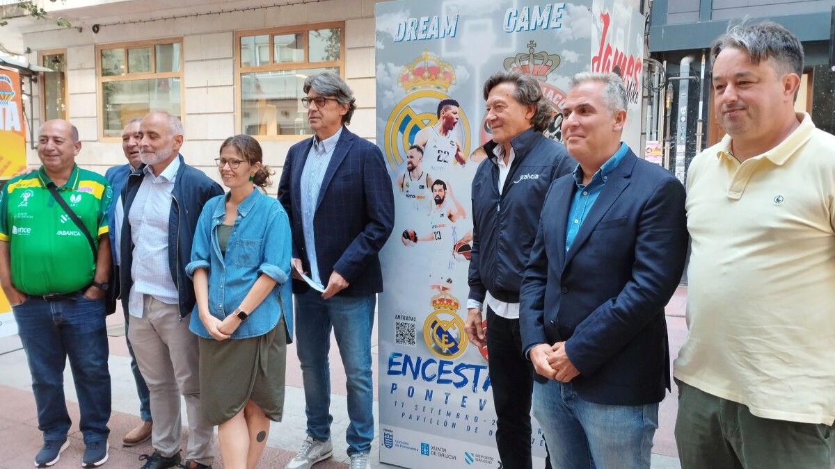 Acto previo á novena edición do Torneo EncestaRías de baloncesto