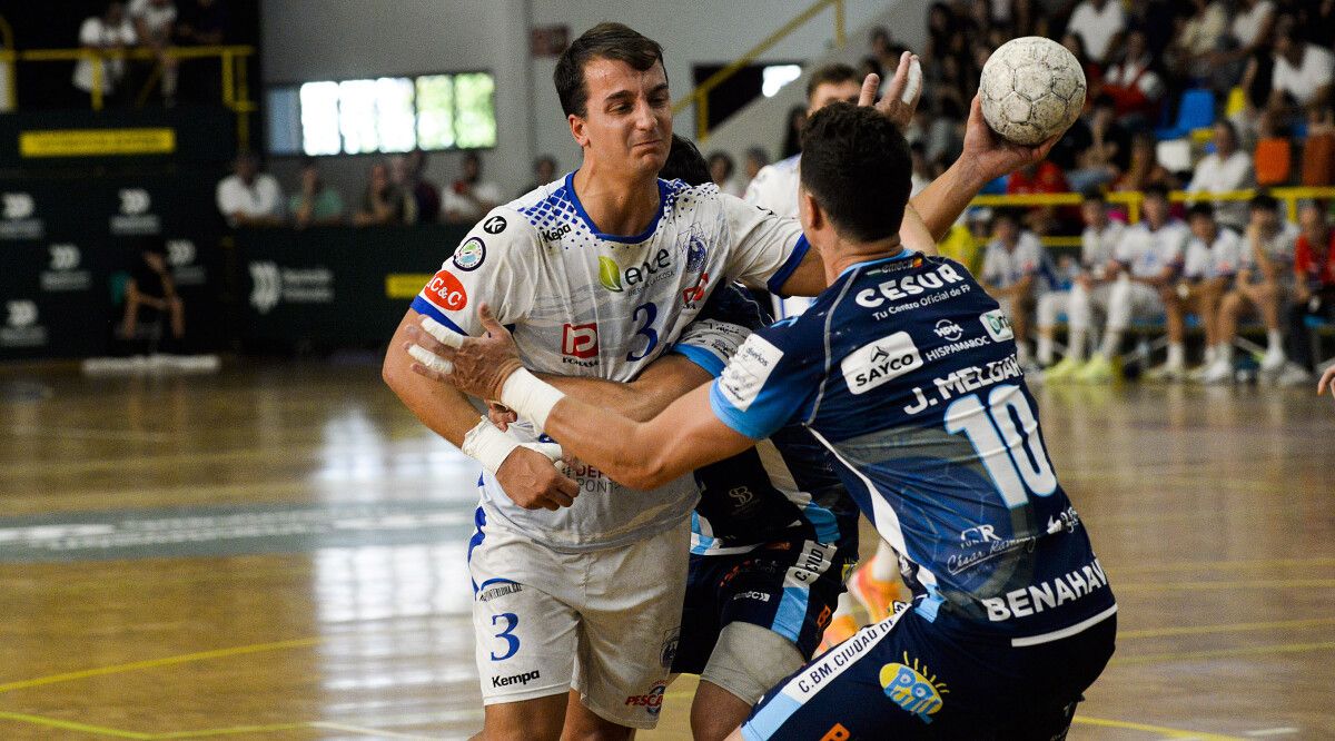 Partido de liga entre Cisne e Bm Guadalajara no Príncipe Felipe
