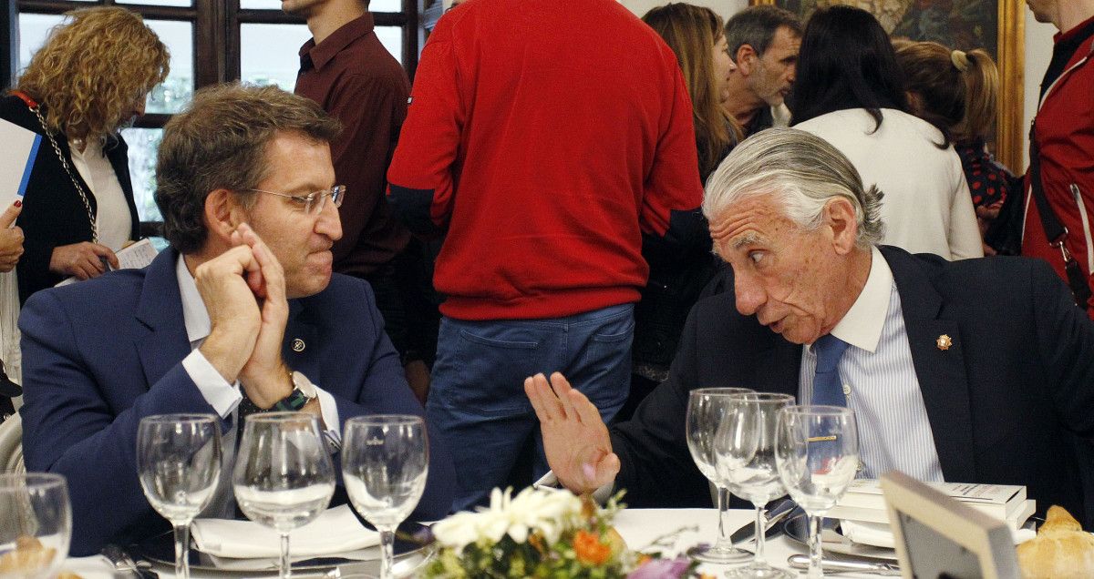 Núñez Feijóo con el presidente de la CEG, Fernández Alvariño