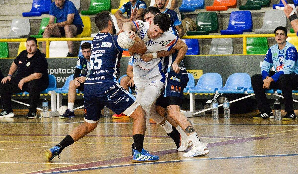 Partido de liga entre Cisne e Bm Guadalajara no Príncipe Felipe