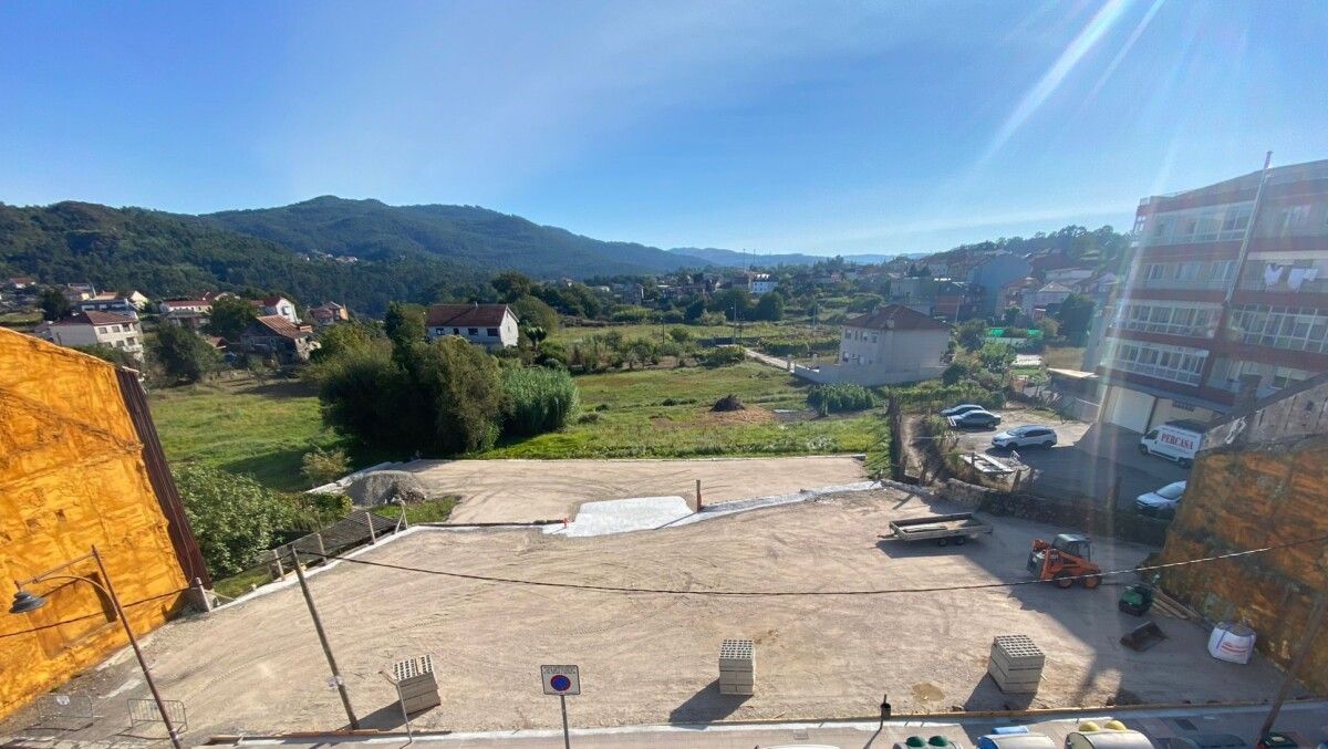 Obras en el aparcamiento de la Avenida Xosé Solla