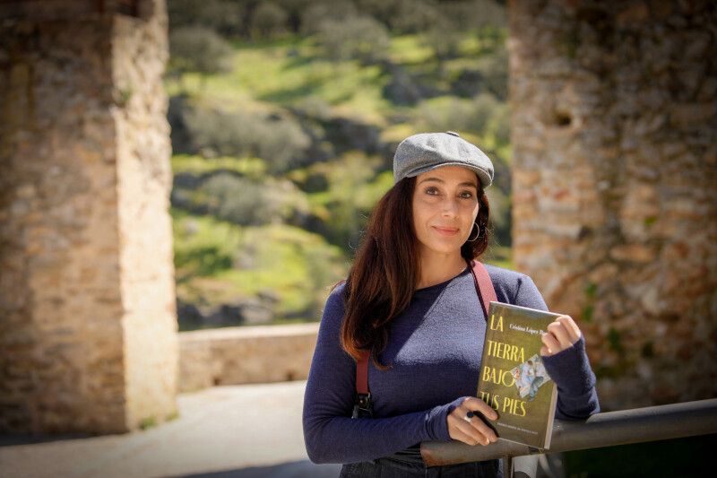 Cara a cara #470: Cristina López Barrio e 'La tierra bajo tus pies'