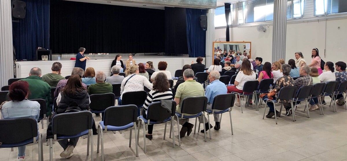 Reunión vecinal para reclamar pediatras en Pontevedra