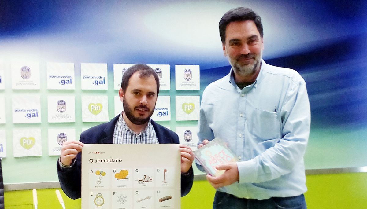 Presentación del libro 'O abecedario' en el Concello de Pontevedra
