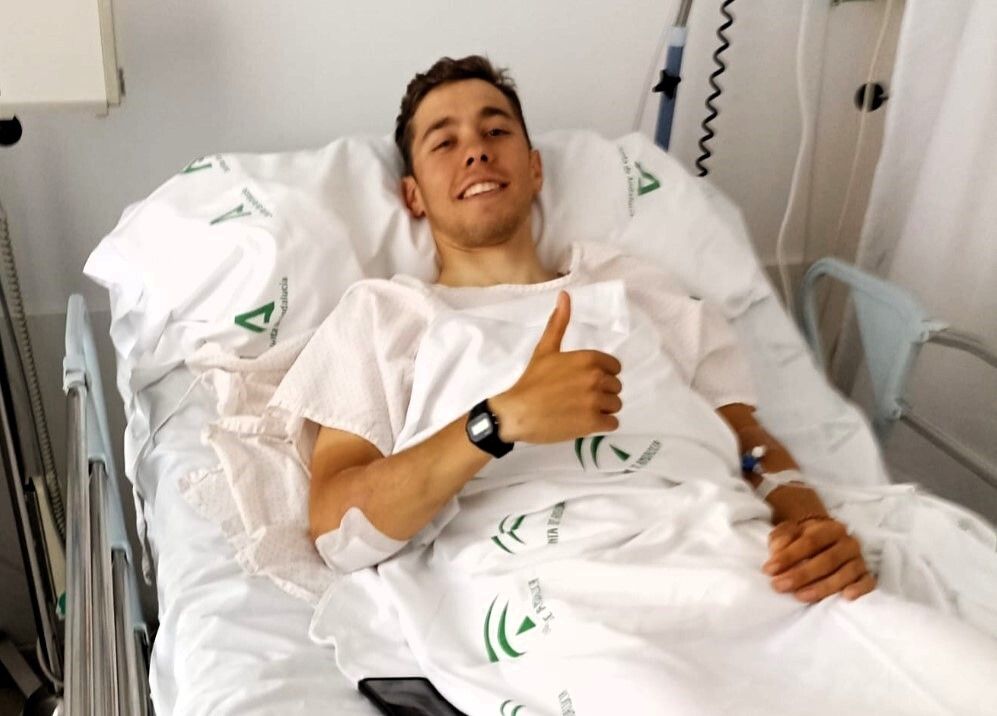 Ángel Maneiro, ciclista del Froiz, en un hospital de Jaén