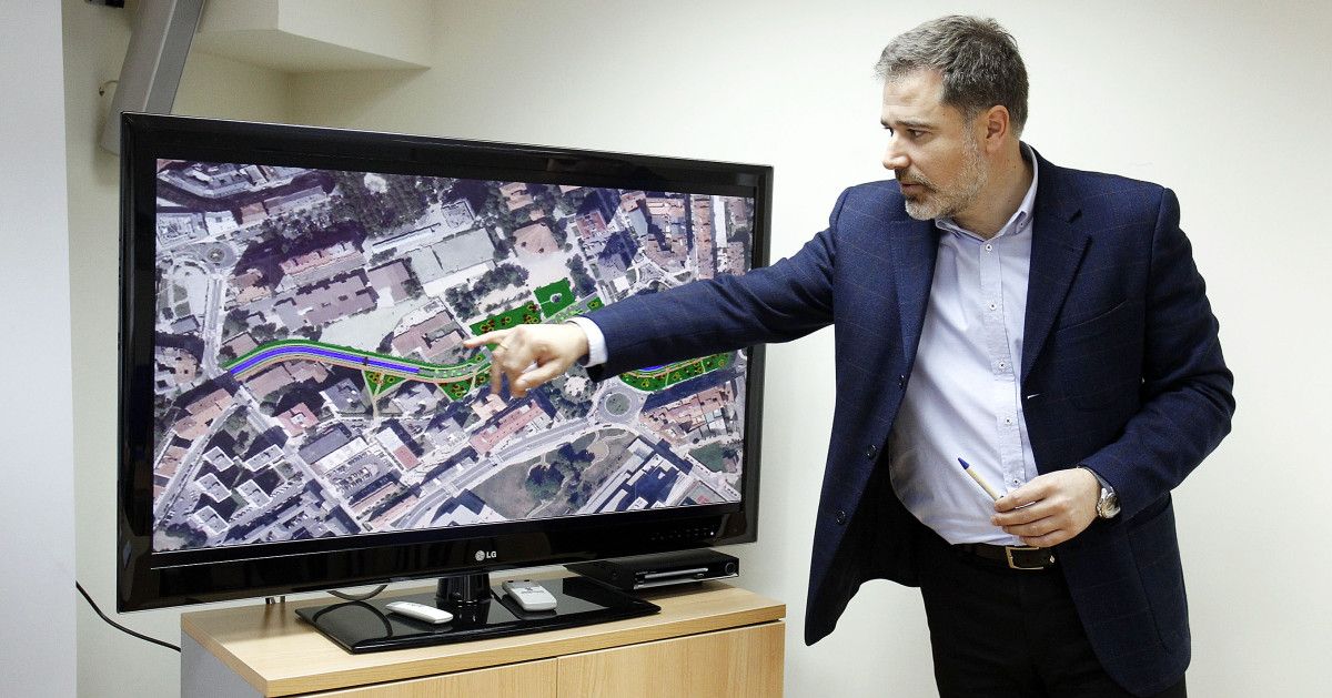 Jacobo Moreira presentando a súa proposta para o río Gafos en Campolongo