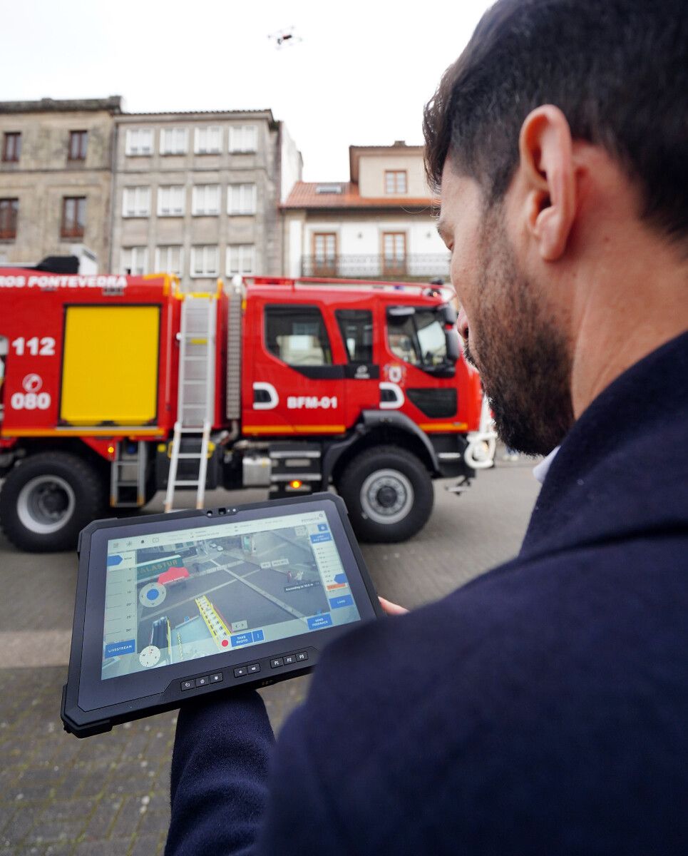 Camión de bomberos con dron incorporado