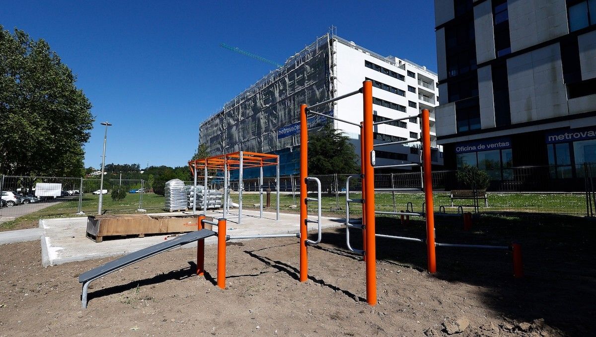 Instalación del parque de calistenia en Tafisa