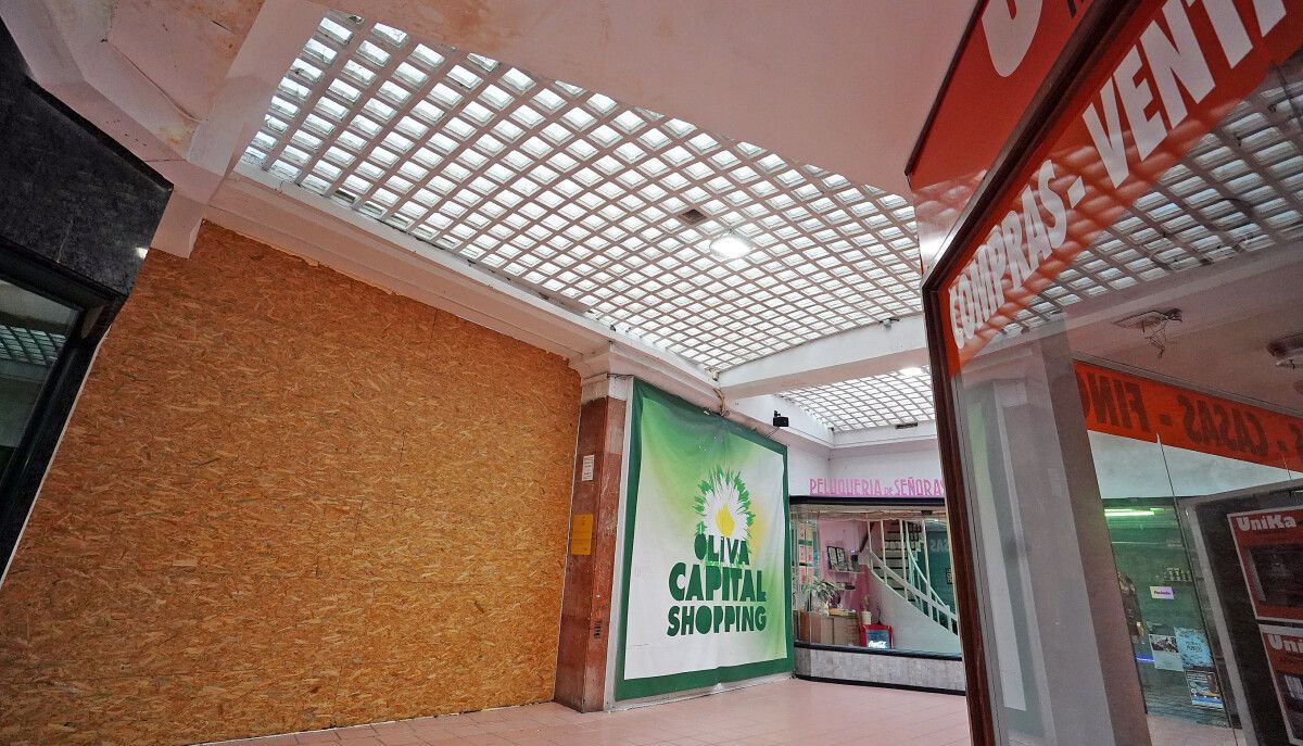 Tramo pechado das galerías Oliva, nunha imaxe do 2 de maio