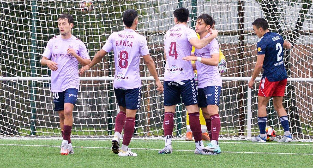 Partido entre Pontevedra B y Alondras en el Manolo Barreiro