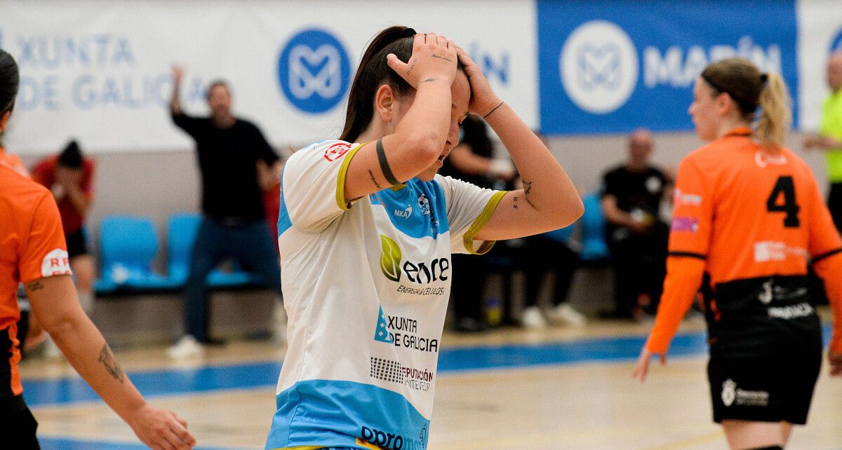 Partido de liga entre Marín Futsal e Viaxes Amarelle na Raña