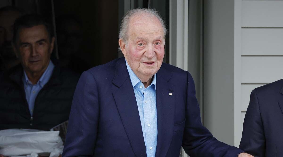 Juan Carlos I, a su salida del restaurante D'Berto