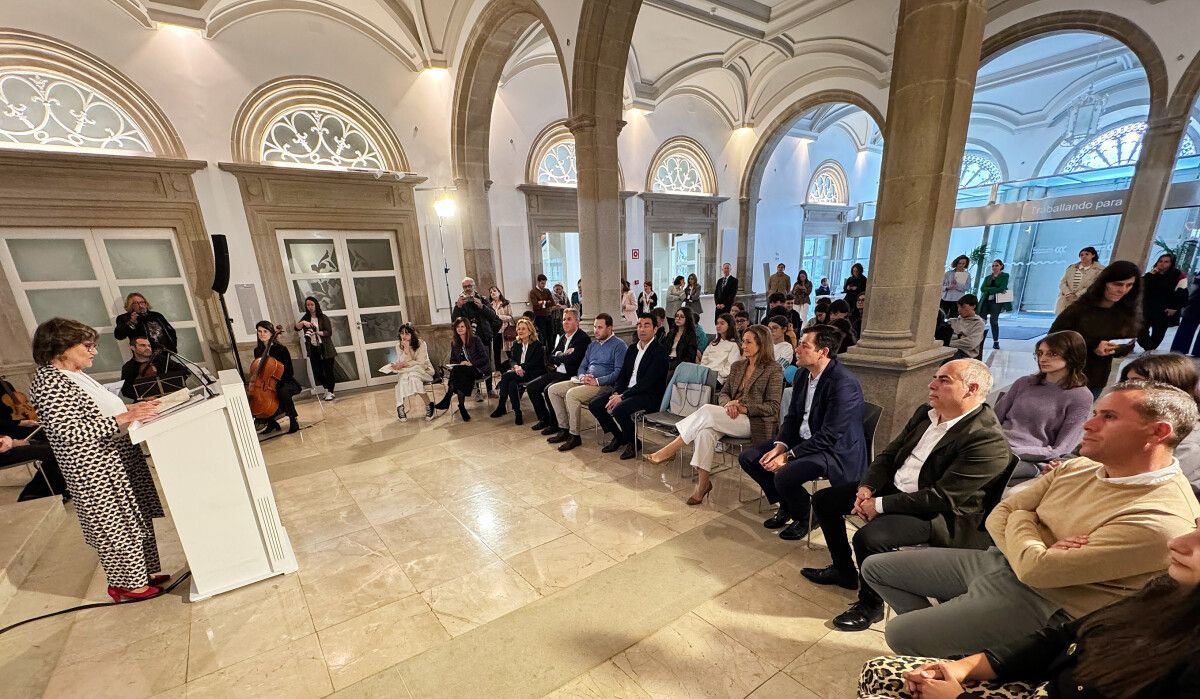 A académica Fina Casalderrey no acto institucional do Día das Letras Galegas na Deputación