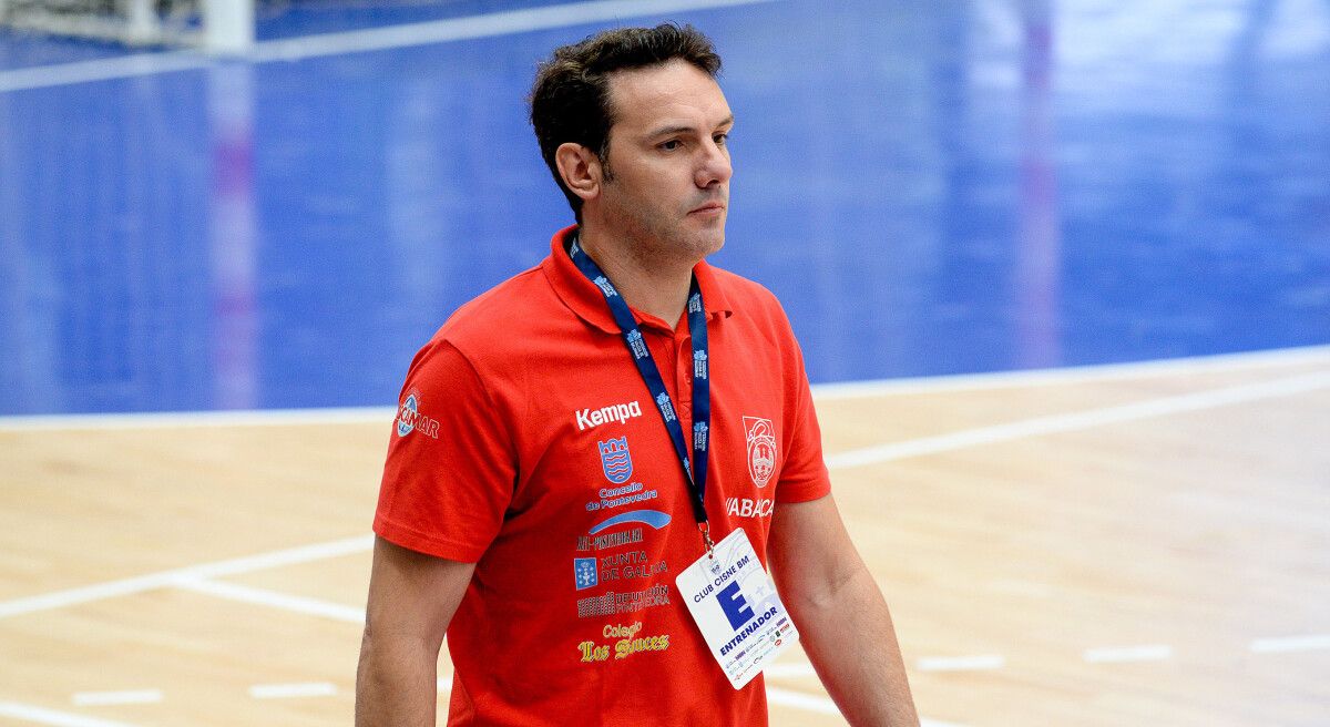 Javier Fernández 'Jabato', no partido de liga entre Cisne e Bm Guadalajara no Municipal