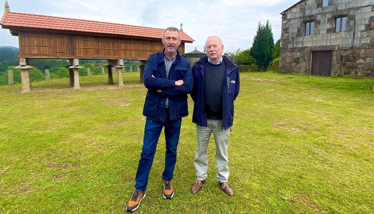 Xosé Manuel Fernández Abraldes e o enfermeiro Ramón Ballesteros