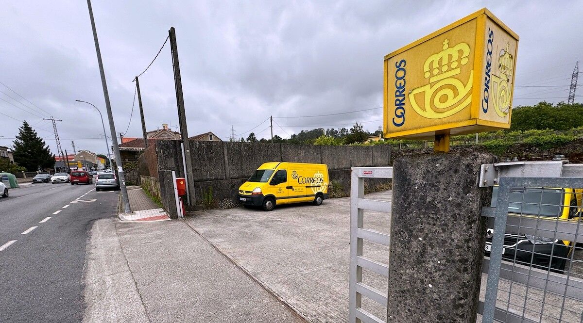 Nave de Correos en la Avenida de Lugo