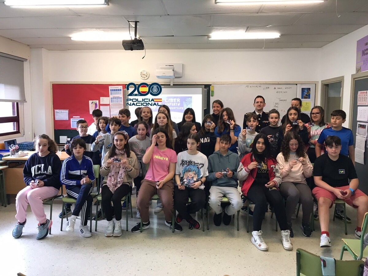 Alumnado del CEIP de Cabanas que obtuvo el carné de ciberexperto