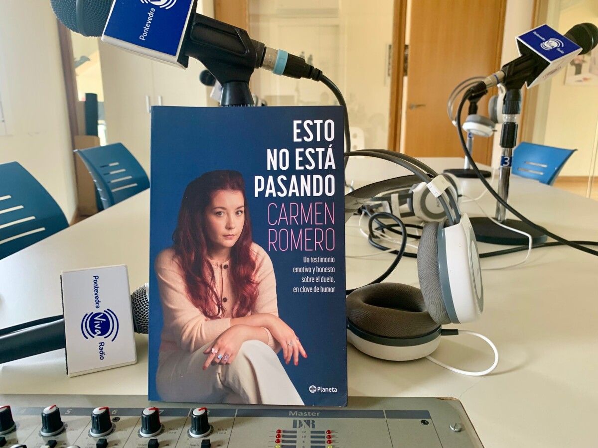 Portada de 'Esto no está pasando' de Carmen Romero