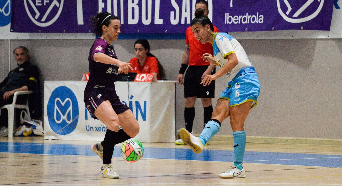 Débora Lavrador, en el partido de liga entre Marín Futsal y Ourense Envialia en A Raña