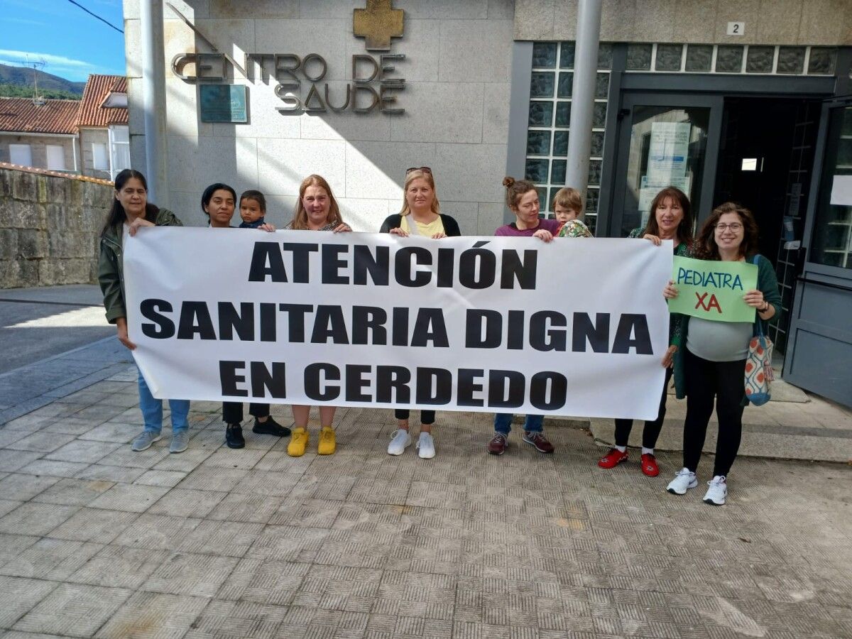 Veciñas de Cerdedo presentaron reclamacións no centro de saúde