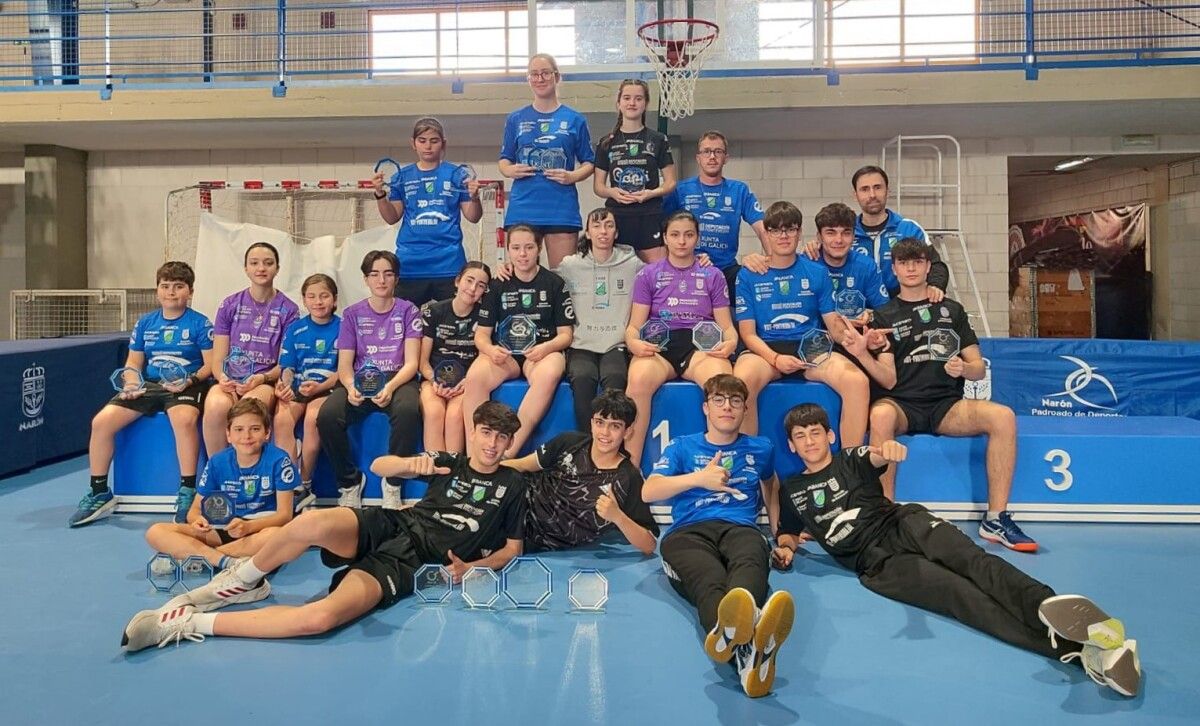 Deportistas do TM Monte Porreiro nos campionatos galegos disputados en Narón
