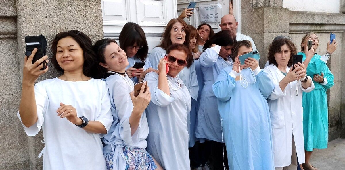 Algunas integrantes del espectáculo 'Tiqtoqueiras' de ATM de Pontevedra
