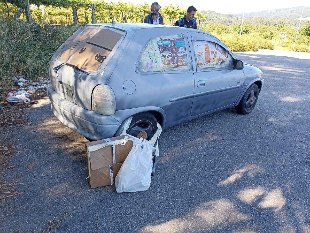 Investigado por un delito ambiental por querer pintar o coche na rúa