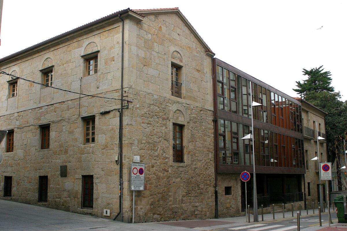 Edificio que alberga el Servicio de Patrimonio Documental y Bibliográfico