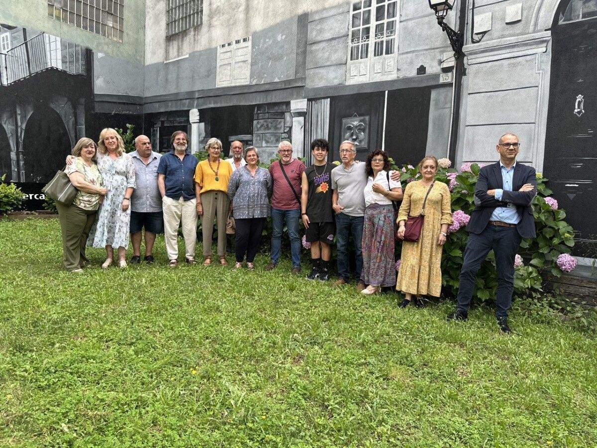Imagen de familia de las personas que participaron en el ciclo el curso pasado en Ourense