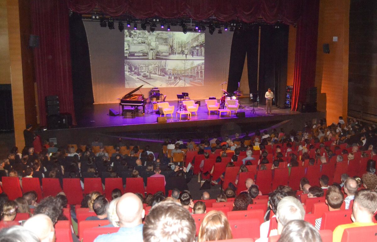 El Pazo da Cultura acogió la apertura de este congreso internacional