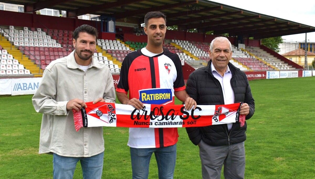 Presentación de Manuel Romay como novo xogador do Arosa