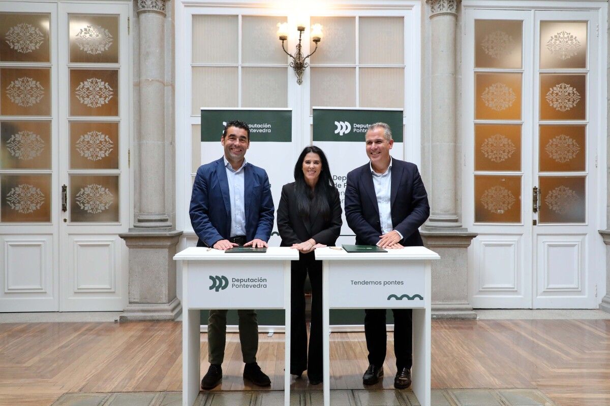 Firma del convenio de colaboración entre Deputación y Pontevedra para la temporada 24/25