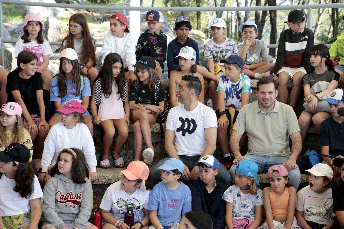 Luis López visitó los campamentos de A Lanzada