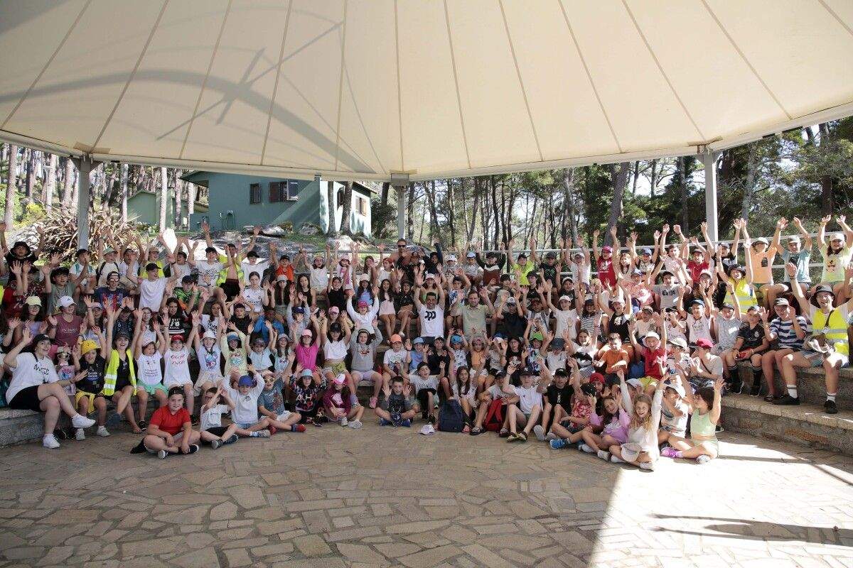 Luis López visitou os campamentos da Lanzada