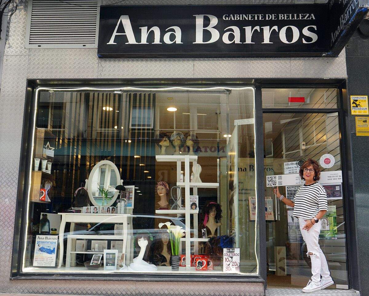 Fachada de Ana Barros Peluquería, en Marqués de Riestra, 14, Pontevedra
